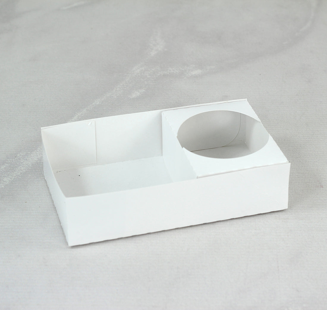 Ciento de Bandejas 2 en 1 para Bebida y Snack, Medidas: 18x10.5x4.5 cm Ancho-Fondo-Alto