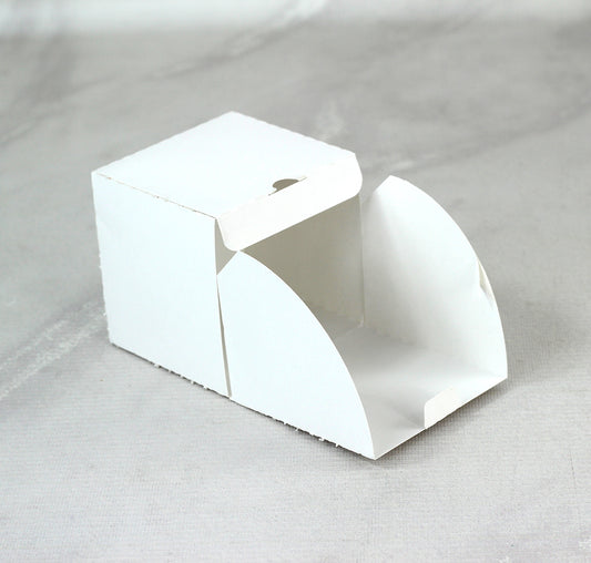 Ciento de Cajas Cuadradas con Aperura Tipo Bisagra, Medidas: 8.5x8x8.5 cm Ancho-Fondo-Alto
